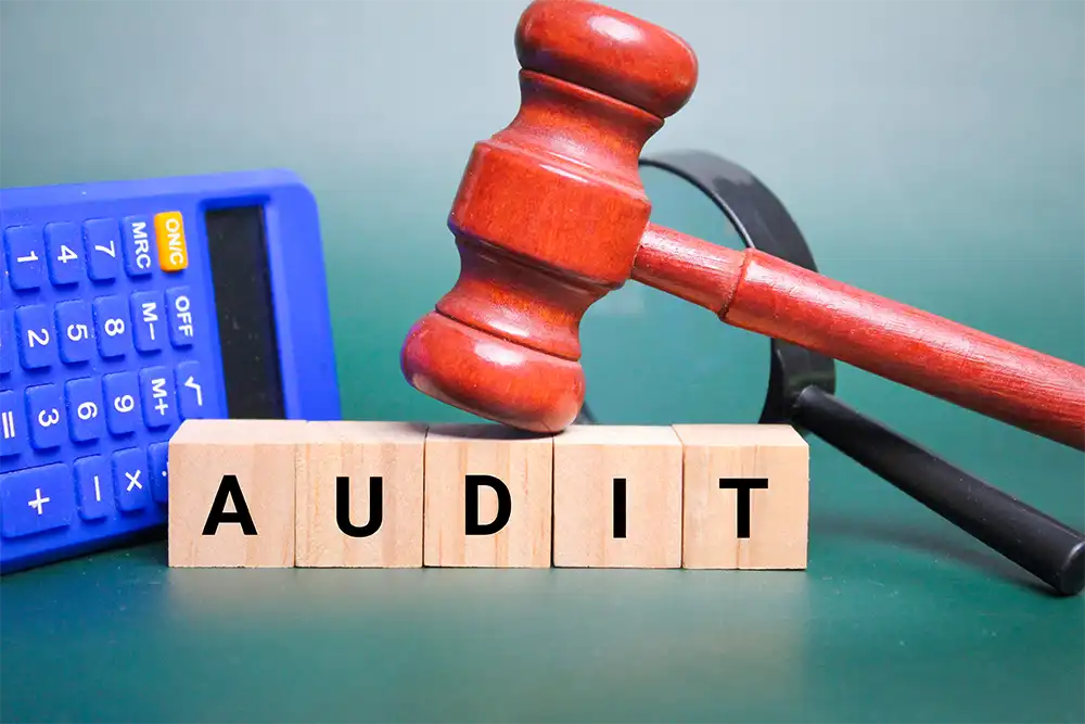 7 Perbedaan Audit Internal dan Eksternal yang Perlu Anda Ketahui