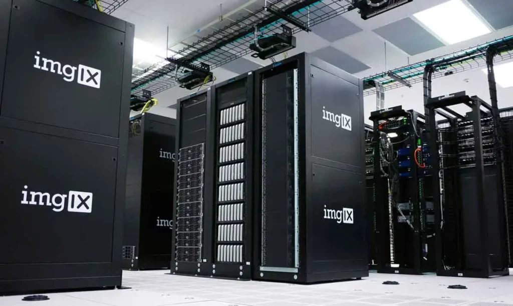 Data Center Adalah: Definisi, Jenis, Fungsi, dan Manfaatnya 4 data center